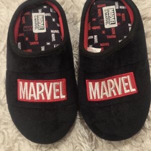 Marvel Black Slippers